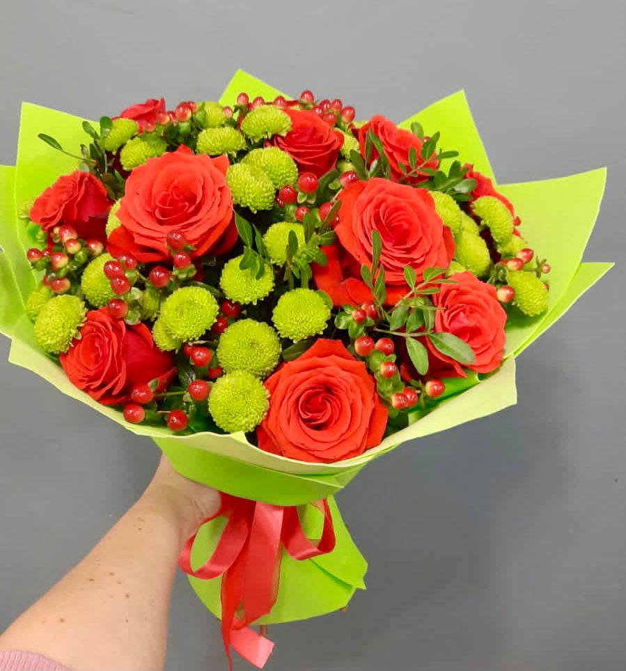 Букет цветов из: Хризантемы и Розы в Светлом Томской области