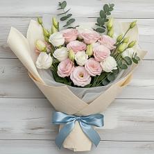 Букет цветов из:  Лизиантусы в Светлом Томской области