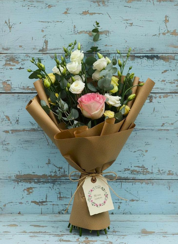 Букет цветов из: Розы и Лизиантусы в Светлом Томской области