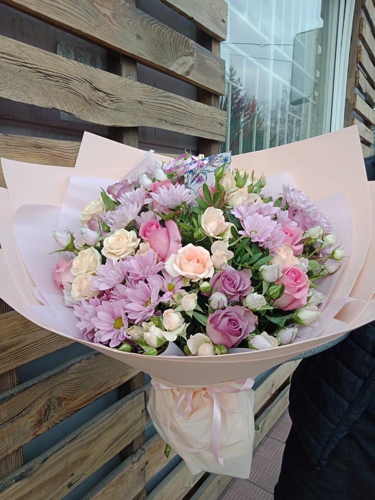 Букет цветов из: Розы и Хризантемы в Светлом Томской области