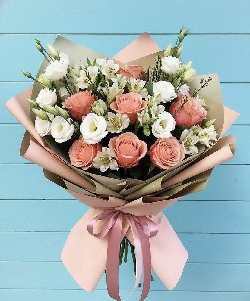 Букет цветов из: Розы, Альстромерии и Лизиантусы в Светлом Томской области