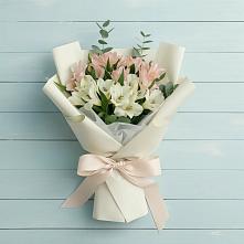Букет цветов из:  Альстромерии в Светлом Томской области