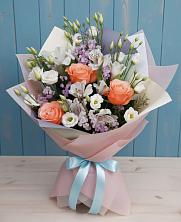 Букет цветов из:  Лизиантусы, Розы, Альстромерии и Гипсофила в Светлом Томской области