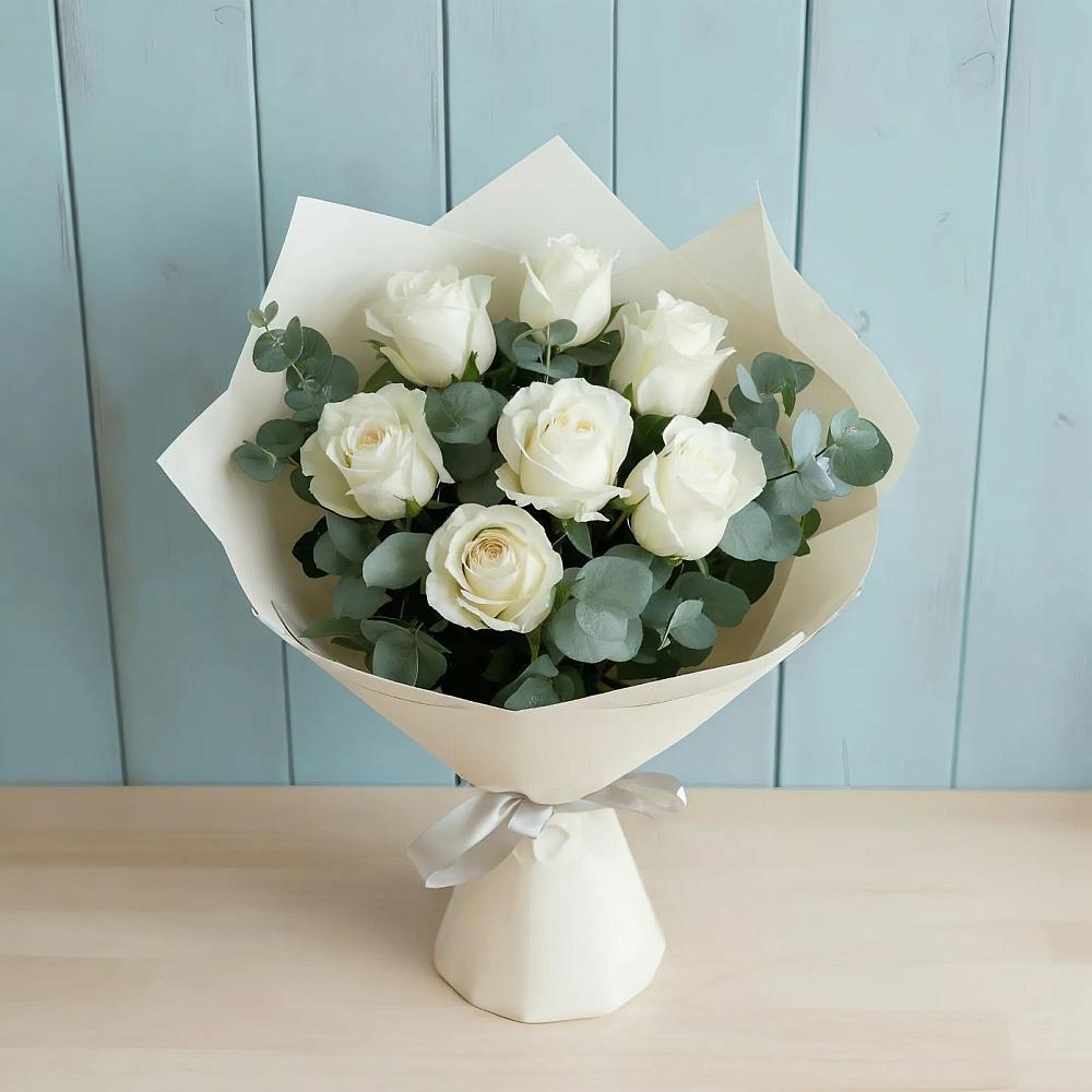 Букет Белые розы в Эвкалипте в Светлом Томской области