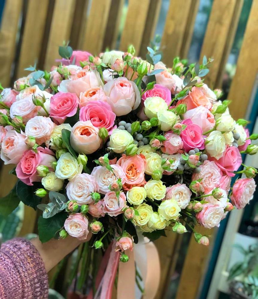 Букет цветов из: Розы в Светлом Томской области