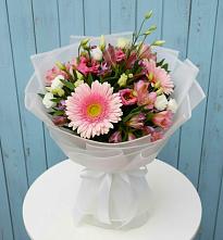 Букет цветов из:  Герберы, Альстромерии и Лизиантусы в Светлом Томской области