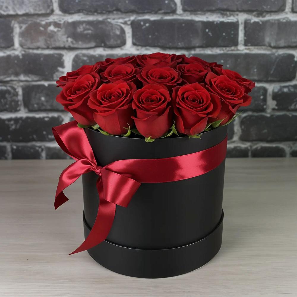 Цветочная композиция из Розы в шляпной коробке в Светлом Томской области