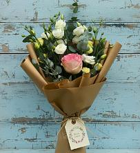 Букет цветов из:  Розы и Лизиантусы в Светлом Томской области