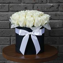 Цветочная композиция из Розы в шляпной коробке в Светлом Томской области