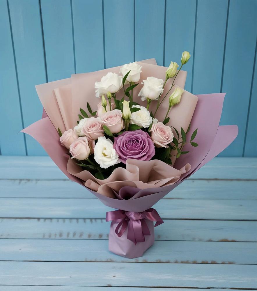 Букет цветов из: Розы и Лизиантусы в Светлом Томской области